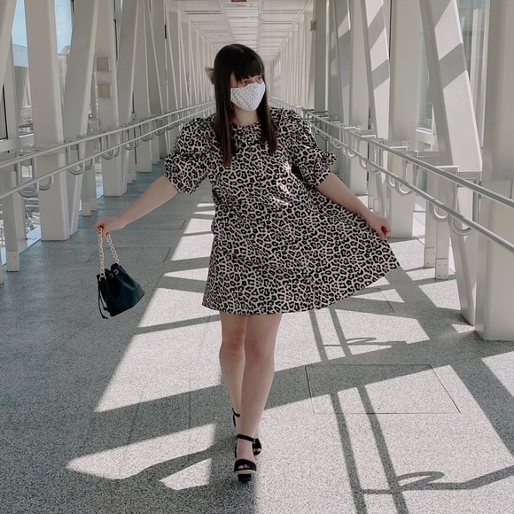 ✨Welcome to my Closet✨ - Picture 2 of 16